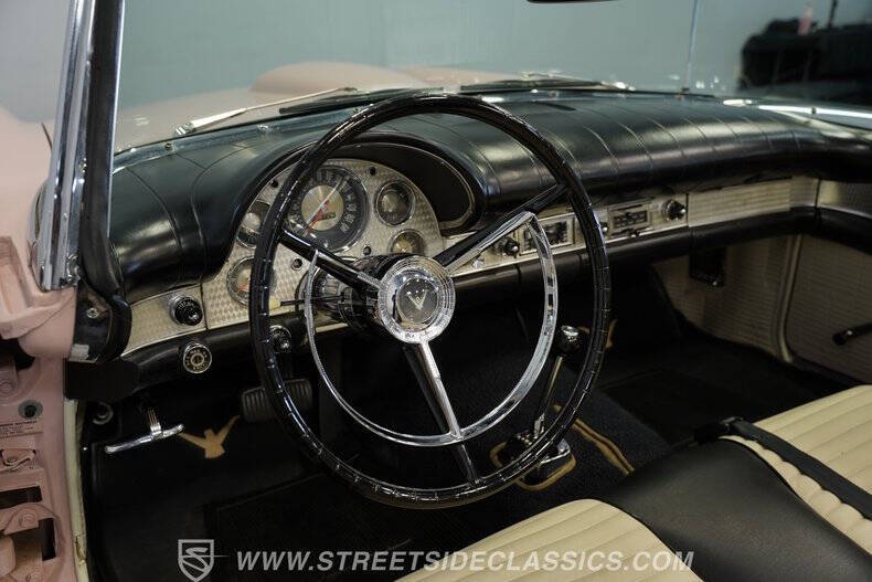 1957 Ford Thunderbird