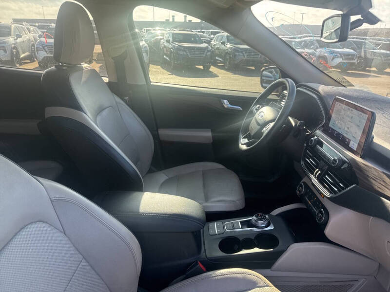 2020 Ford Escape Titanium