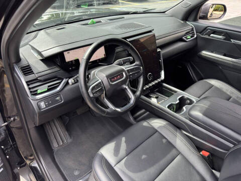 2024 GMC Acadia Elevation