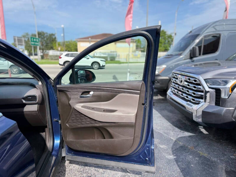 2020 Hyundai Santa Fe SE