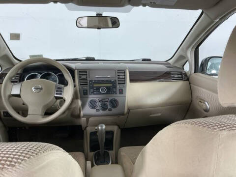 2011 Nissan Versa 1.8 SL