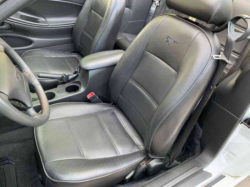 2003 Ford Mustang Premium