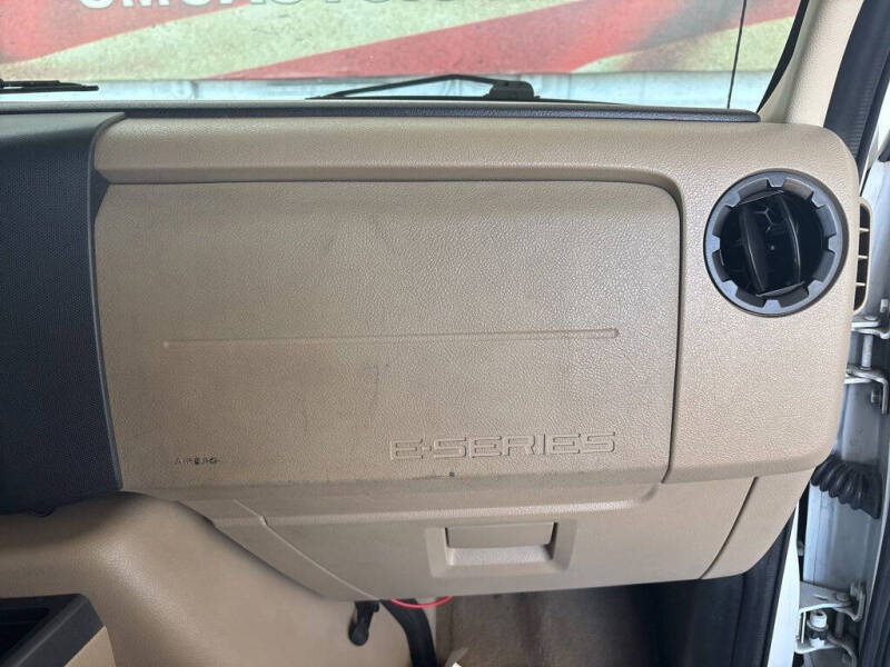 2012 Ford E-Series E-350 SD XLT