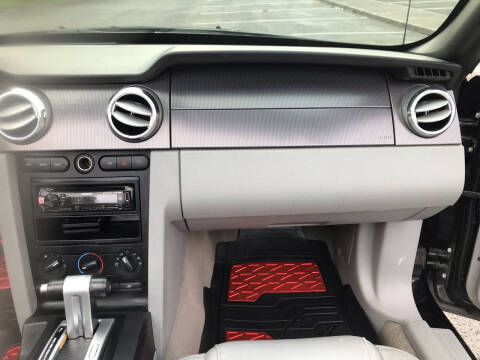 2007 Ford Mustang V6 Deluxe