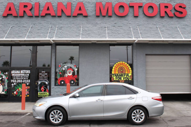 2015 Toyota Camry LE's photo