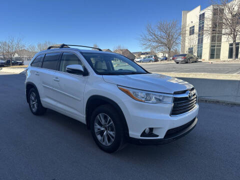 2014 Toyota Highlander for sale at The Car-Mart in Bountiful UT