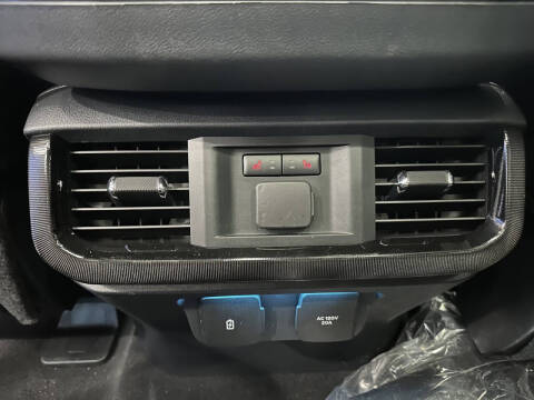 2023 Ford F-150 Lightning XLT