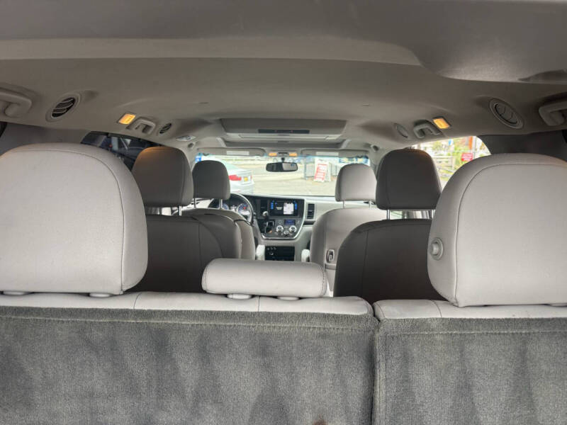 2015 Toyota Sienna XLE Premium 8-Passenger