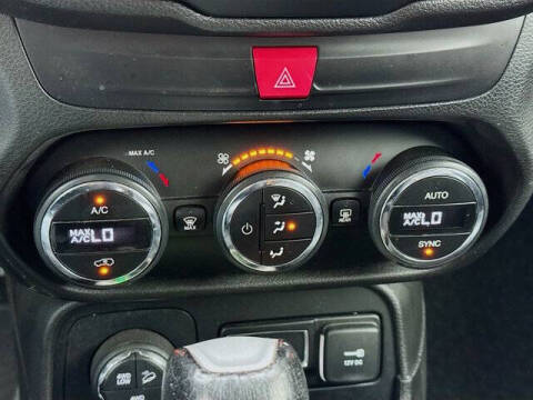 2017 Jeep Renegade Deserthawk