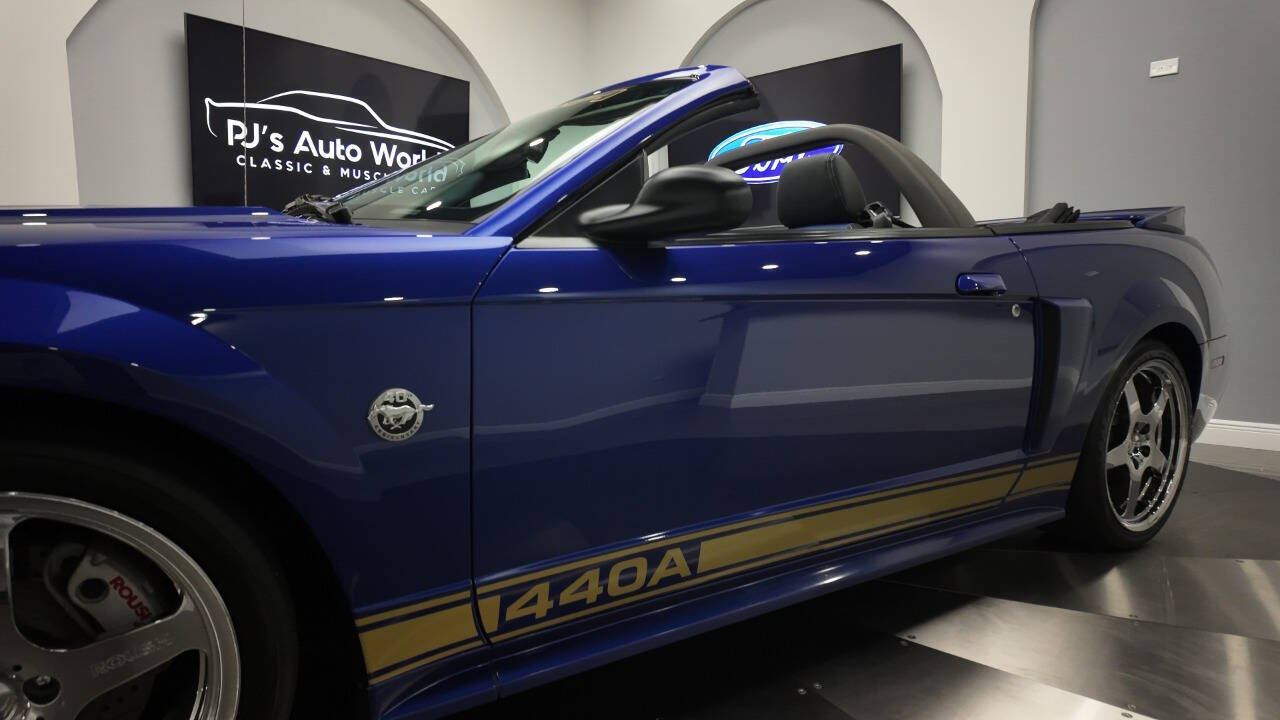 2004 Ford Mustang 17