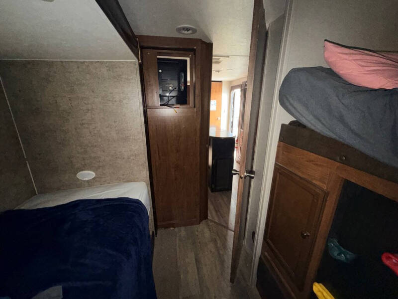 2017 Coachmen RV Freedom Express