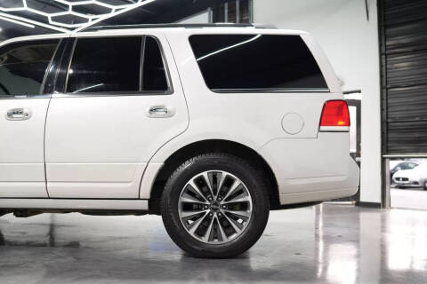 2017 Lincoln Navigator Select