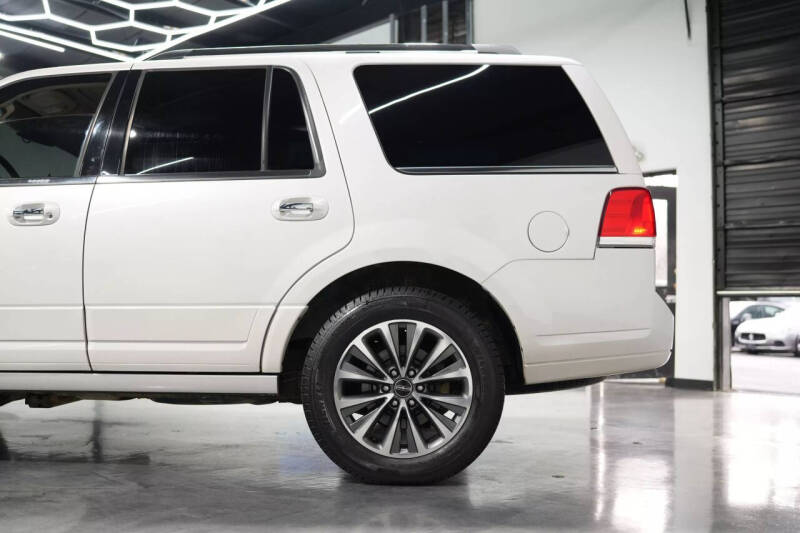 2017 Lincoln Navigator Select