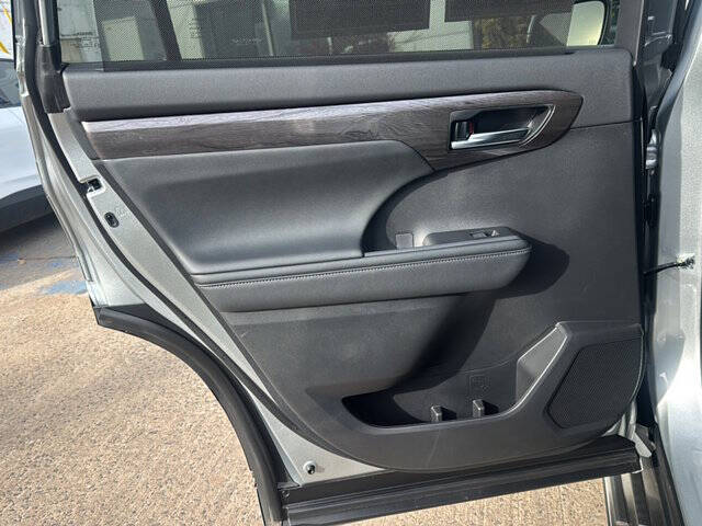 2024 Toyota Highlander Platinum