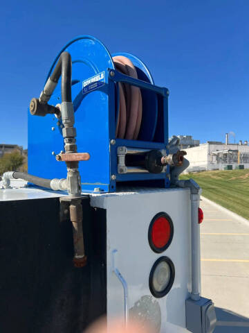 2011 Freightliner M2 106