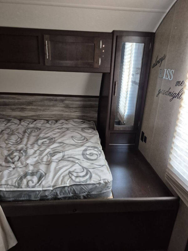 2018 Cherokee Grey Wolf