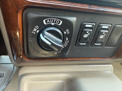 2002 Nissan Pathfinder LE