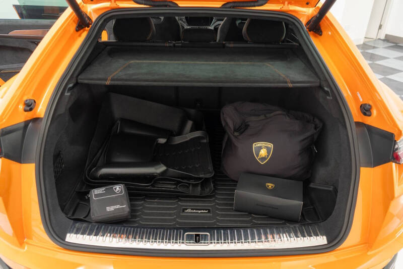 2024 Lamborghini Urus Performante