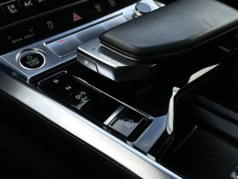 2022 Audi e-tron quattro Premium Plus