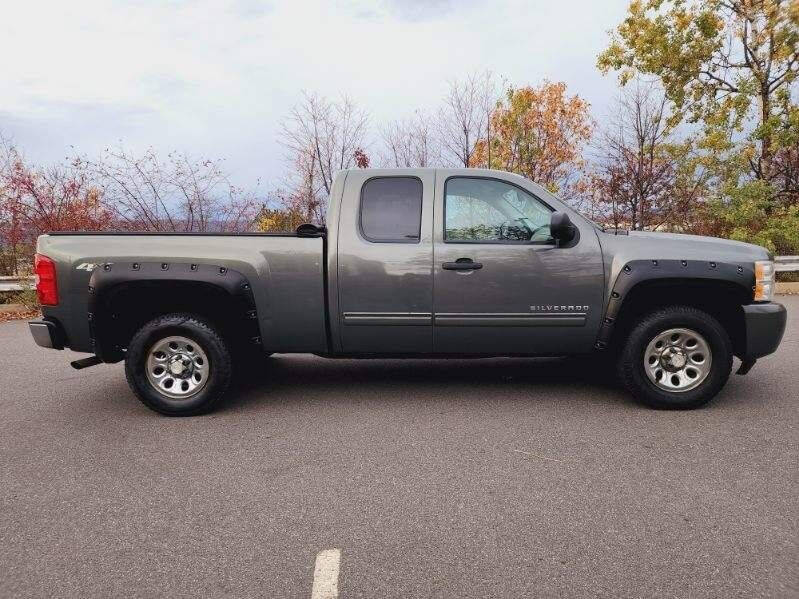 2011 Chevrolet Silverado 1500 for sale at Commonwealth Motors LLC in Moosic, PA