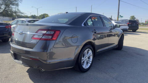2017 Ford Taurus SEL
