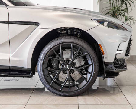 2026 Aston Martin DBX 707