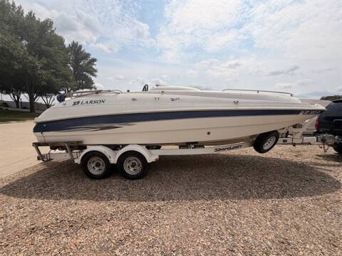 2000 Larson Boats 233 Escape