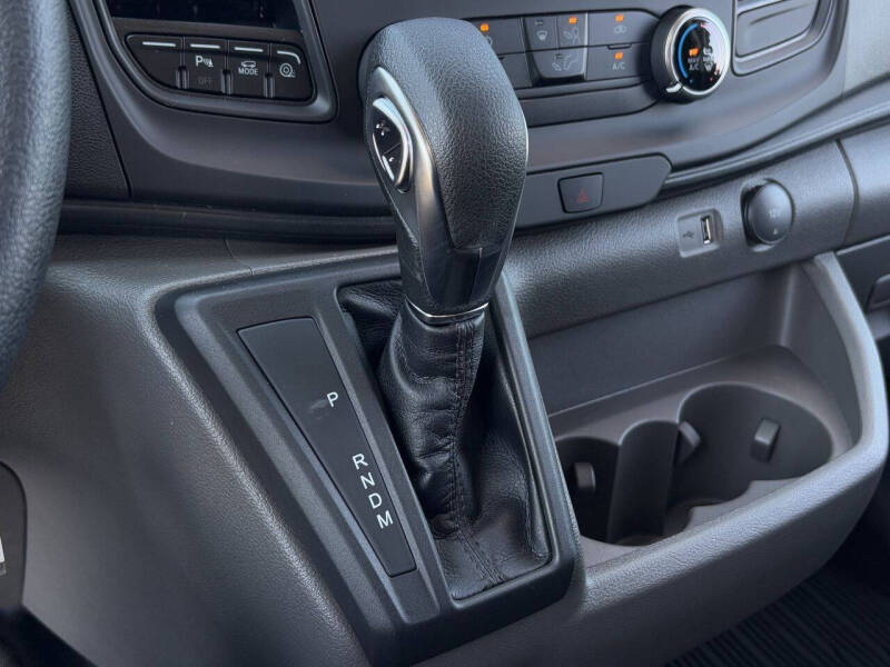2025 Ford Transit 250