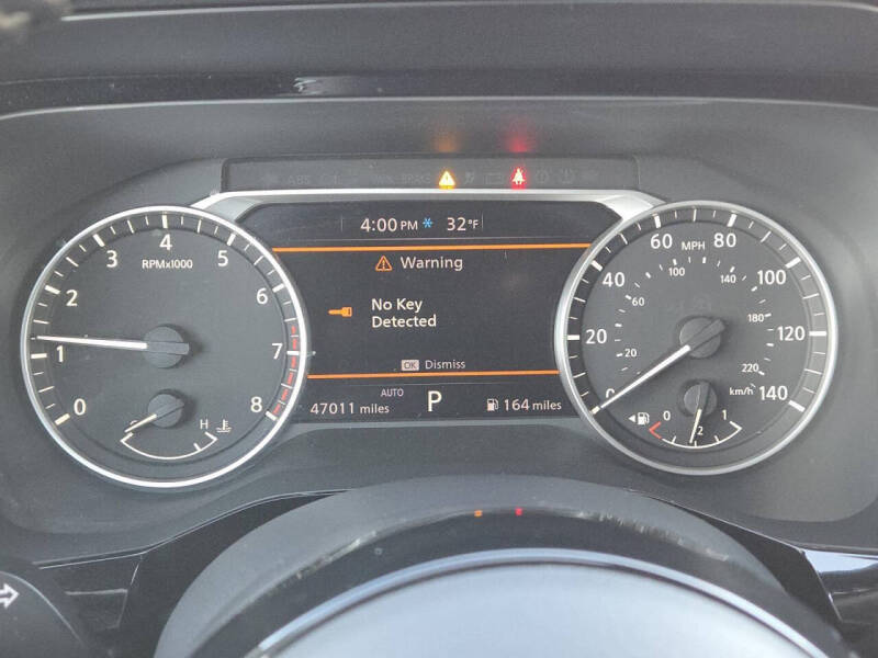 2022 Nissan Pathfinder SV