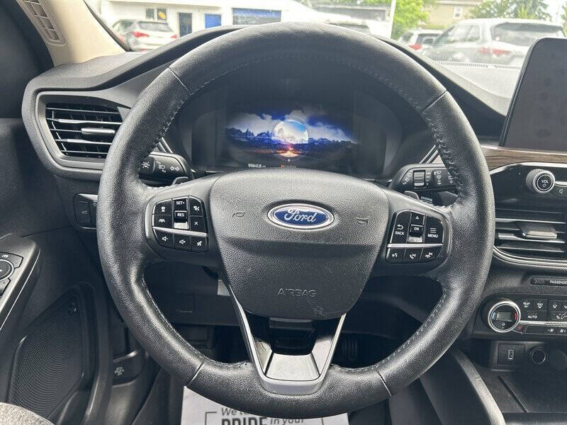 2020 Ford Escape Titanium