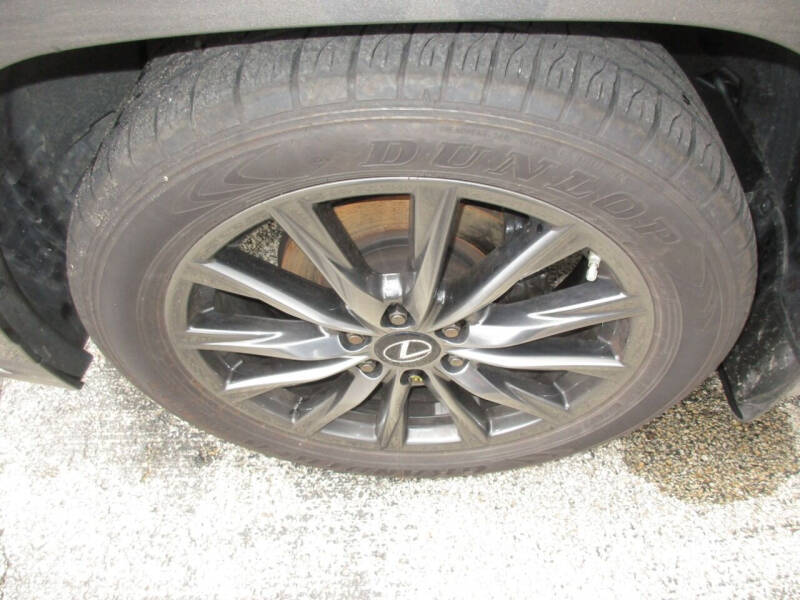 2023 Lexus LX 600 F SPORT Handling