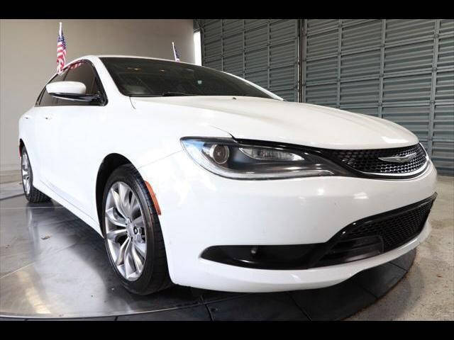 2015 CHRYSLER 200 Sedan - $9,850