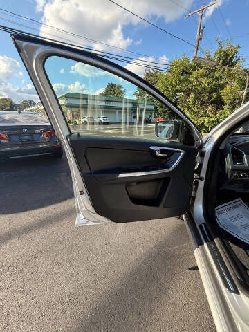 2017 Volvo XC60 T5 Dynamic