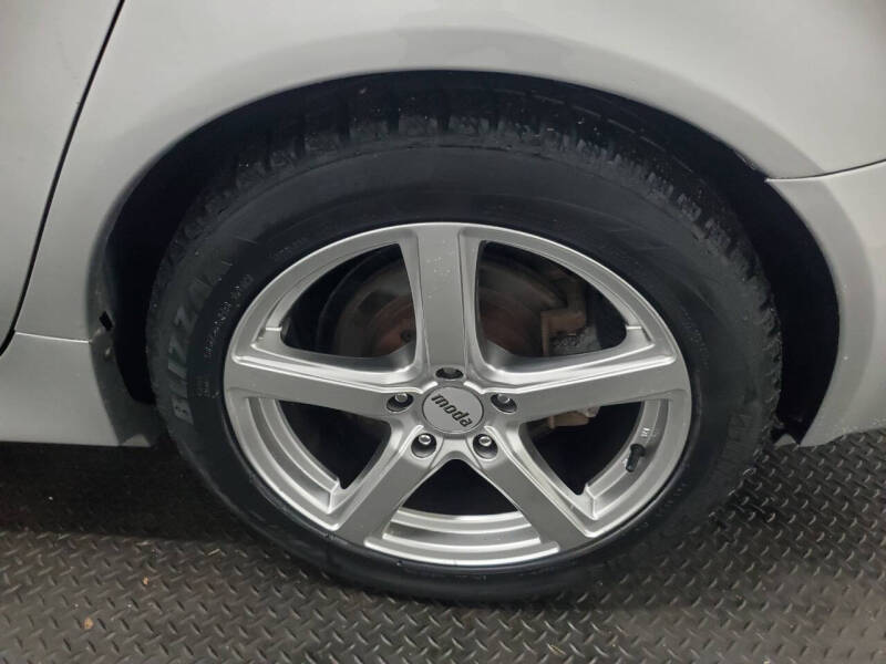 2009 Pontiac G8 Base w/Bluetooth