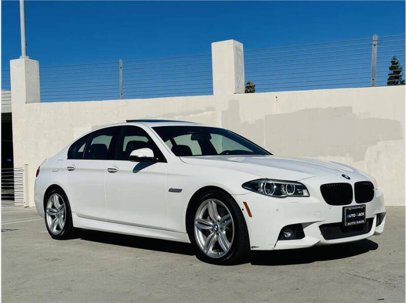 2016 BMW 5 Series 550i photo 3