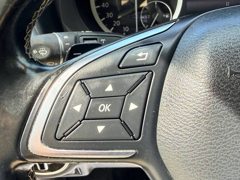 2017 Infiniti QX30 Premium