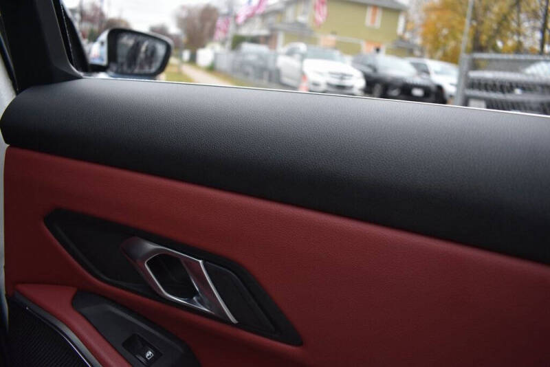 2024 BMW 3 Series 330i