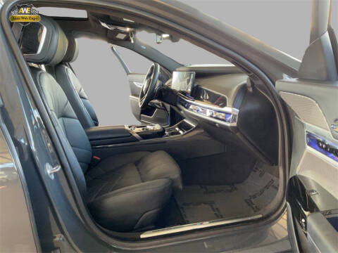 2023 BMW 7 Series 740i