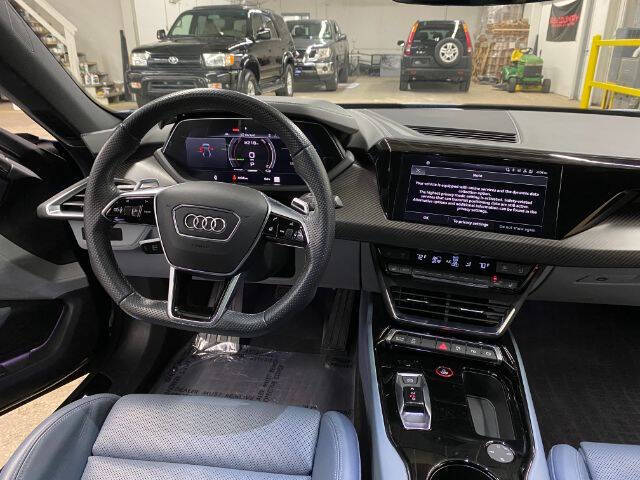 2022 Audi e-tron GT quattro Prestige