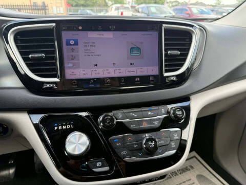 2022 Chrysler Pacifica Touring L