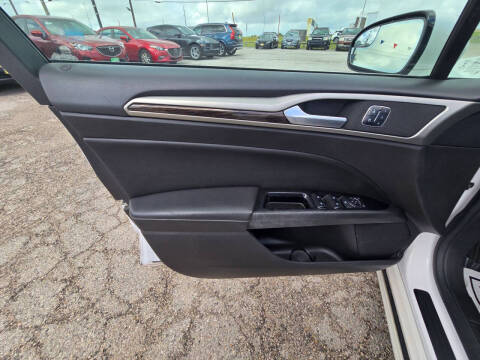 2016 Ford Fusion SE