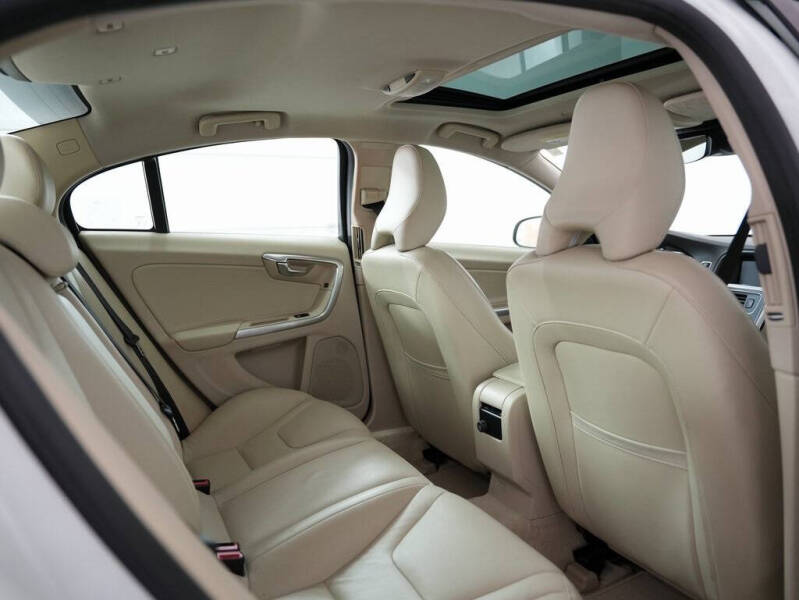 2015 Volvo S60 T5 Drive-E Platinum