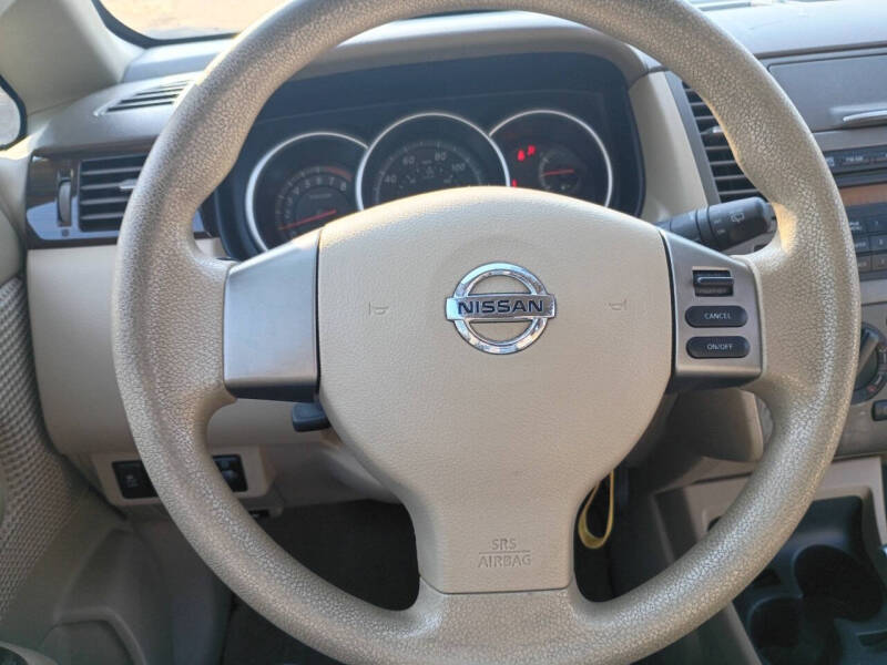 2011 Nissan Versa 1.8 SL