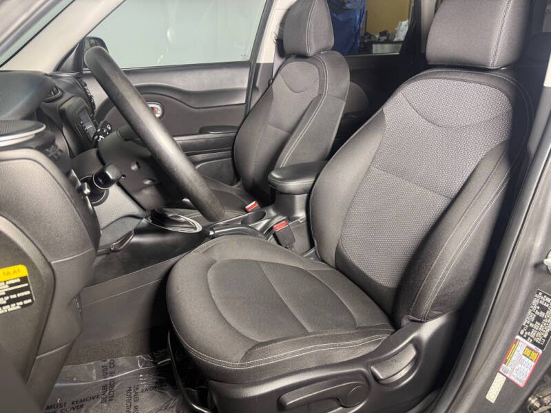 2017 Kia Soul +
