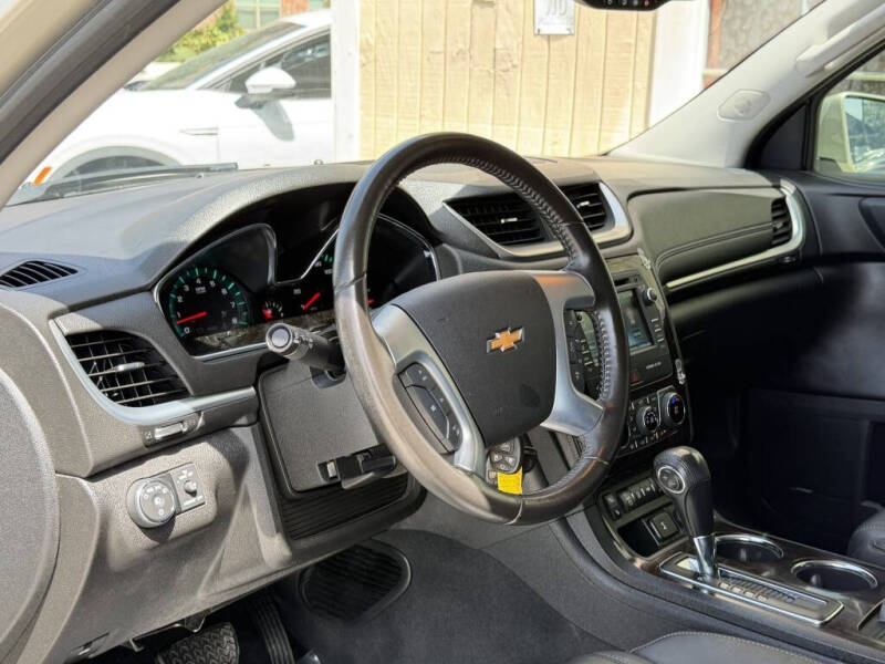 2017 Chevrolet Traverse LT