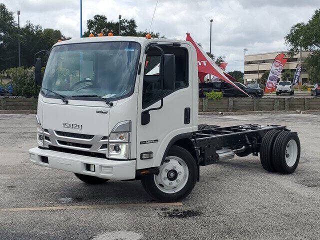 2026 Isuzu NPR-HD's photo