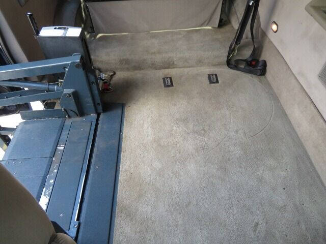 2006 Ford E-Series E-250 SD