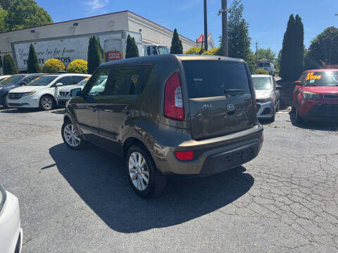 2012 Kia Soul +