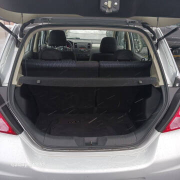 2010 Nissan Versa 1.8 SL