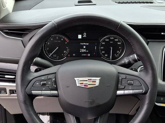 2023 Cadillac XT4 Premium Luxury